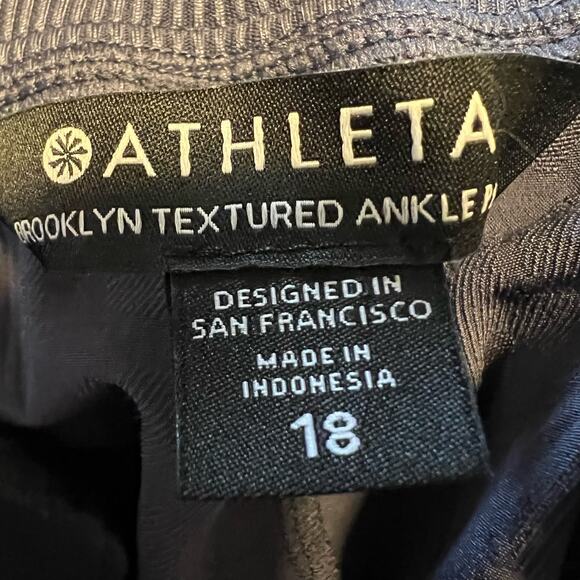 Athleta Brooklyn Pant Size 18 Textured Ankle Purple - Picture 6 of 7